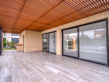 Casa en venta y en alquiler en Araucarias, Puertos. Escobar