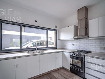 Casa en venta y en alquiler en Araucarias, Puertos. Escobar