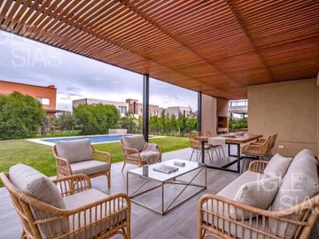 Casa en venta y en alquiler en Araucarias, Puertos. Escobar