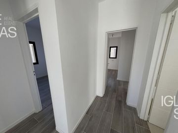 Casa en venta y en alquiler en Araucarias, Puertos. Escobar