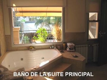 EXCEPCIONAL CASA EN ADROGUE