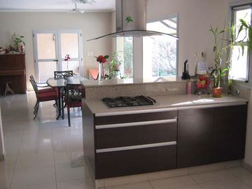EXCEPCIONAL CASA EN ADROGUE