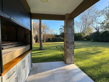 Casa en  venta 9 ambientes en Ayres de Pilar, Pilar