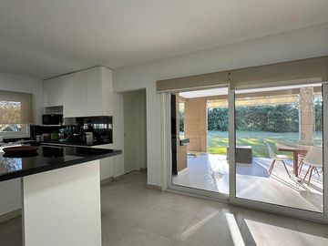 Casa en  venta 9 ambientes en Ayres de Pilar, Pilar