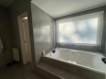 Casa en  venta 9 ambientes en Ayres de Pilar, Pilar
