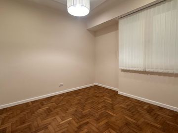 Departamento en venta-3 ambientes con dependencia-Centro-Mar del Plata