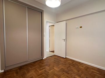 Departamento en venta-3 ambientes con dependencia-Centro-Mar del Plata