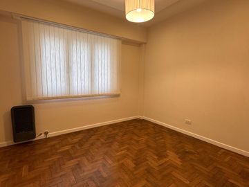 Departamento en venta-3 ambientes con dependencia-Centro-Mar del Plata