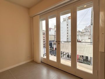 Departamento en venta-3 ambientes con dependencia-Centro-Mar del Plata
