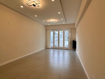 Departamento en venta-3 ambientes con dependencia-Centro-Mar del Plata