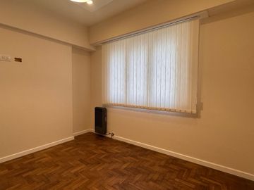 Departamento en venta-3 ambientes con dependencia-Centro-Mar del Plata