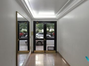 Departamento 3 ambientes, 2 dormitorios (1 en suite) con patio, reciclado a nuevo 85m2