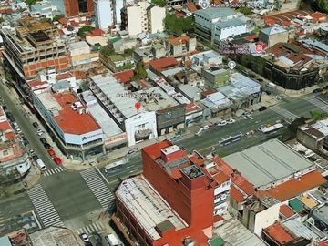 VENTA DE LOCAL COMERCIAL DE 1.053 M2 APTO TODO DESTINO EN FLORES