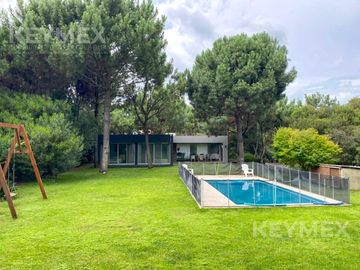 Casa en Barrio Residencial I lote 334, Costa Esmeralda