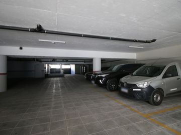 VENTA DE GARAJE CON 47 COCHERAS SUBSUELO Y PLANTA BAJA EN VILLA SANTA RITA