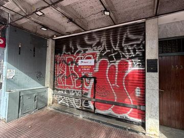 Local en Constitución | Excelente Vidriera | Zona Comercial Activa, alquiler