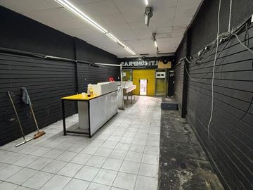 Local en Constitución | Excelente Vidriera | Zona Comercial Activa, alquiler