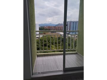 SE RENTA HERMOSO APARTAMENTO EN BOSQUES DE BAMBU VIA CONDINA