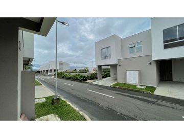 VENTA CASA 2 PISOS CONDOMINIO COCLI CIUDAD COUNTRY JAMUNDI (JH)