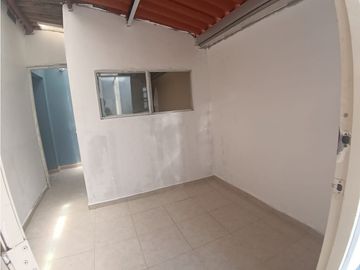 Venta de casa semiamoblada en Arboledas-Los Castaños-JB