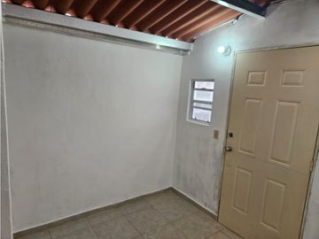 Venta de casa semiamoblada en Arboledas-Los Castaños-JB
