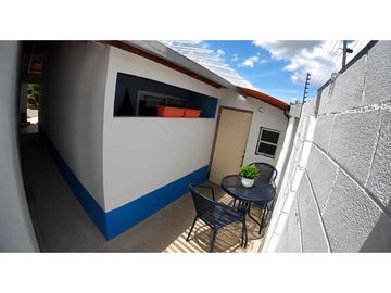 Venta de casa semiamoblada en Arboledas-Los Castaños-JB