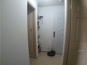 Venta de casa semiamoblada en Arboledas-Los Castaños-JB