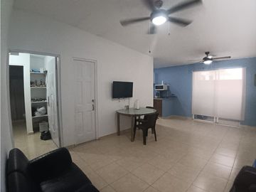 Venta de casa semiamoblada en Arboledas-Los Castaños-JB