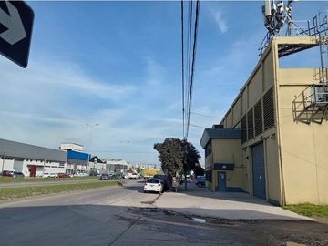 ALQUILER GALPÓN 1750 M2 - AV. CHAMPAGNAT