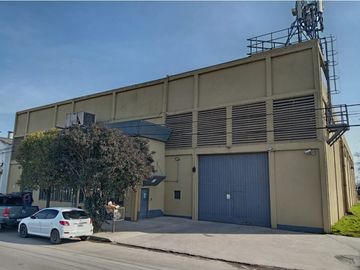 ALQUILER GALPÓN 1750 M2 - AV. CHAMPAGNAT