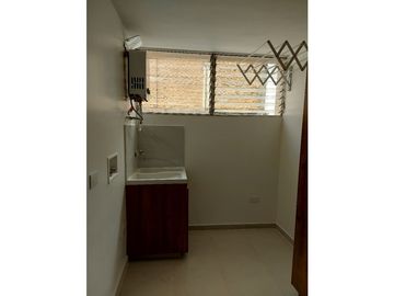 VENDO APARTAMENTO PISO 3 EN EDIFICIO EN GRANADA (D.M) CW:9885394