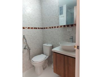 VENDO APARTAMENTO PISO 3 EN EDIFICIO EN GRANADA (D.M) CW:9885394