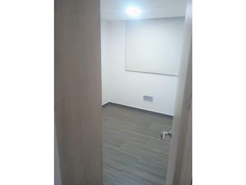 VENDO APARTAMENTO PISO 2 EN BRISAS DEL LIMONAR (D.C) CW:9944131