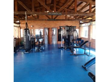VENDO APTO PISO 5 CON ASCENSOR EN PRADOS DEL LIMONAR (A.M) CW:10201468