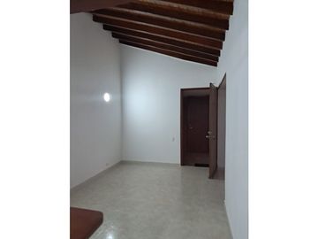 VENDO APTO PISO 5 CON ASCENSOR EN PRADOS DEL LIMONAR (A.M) CW:10201468