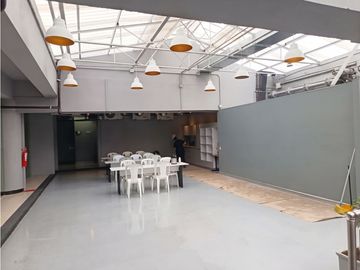 CENTRO INTERNACIONAL OFICINAS ARRIENDO 5550 MT2