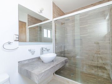 CASA EN LOMAS DEL TEC - $9.4 MDP