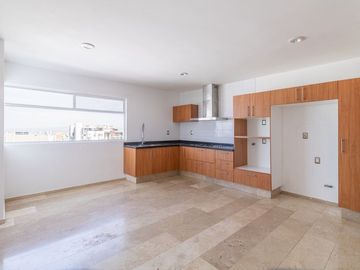 CASA EN LOMAS DEL TEC - $9.4 MDP