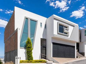 CASA EN LOMAS DEL TEC - $9.4 MDP