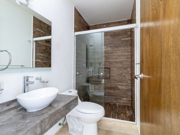 CASA EN LOMAS DEL TEC - $9.4 MDP