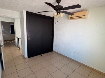CASA EN RENTA, 3 RECAMARAS, CD DEL CARMEN, CAMPECHE