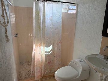 CASA EN RENTA, 3 RECAMARAS, CD DEL CARMEN, CAMPECHE