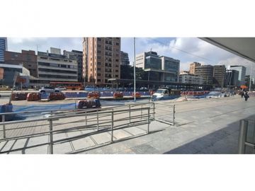 LOCAL COMERCIAL U OFICINA ATENCION PUBLICO CALLE 100 DE 262 M2