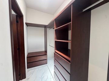 CASA EN PUNTO LOMAS DE UN NIVEL EN VENTA