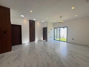 CASA EN PUNTO LOMAS DE UN NIVEL EN VENTA