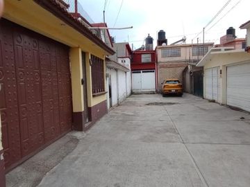 VENTA DE CASA EN PRIVADA LAGO SALADO EN LA COLONIA OCHO CEDROS TOLUCA
