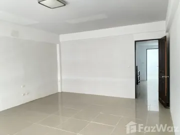 4 Bedroom Shophouse for sale in Talat Nuea, Phuket