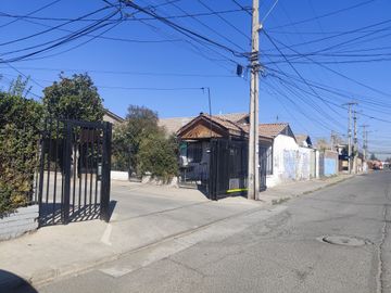 PROPIEDAD EN  PARQUE SAN FRANCISCO 3 DOR, 1 BAÑO