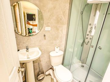 HOSTAL RENOVADO CON 8 HABITACIONES PRIVADAS