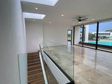 EXCLUSIVA CASA DE LUJO EN RENTA CON LAGO Y ALBERCA - KANHA - MERIDA
